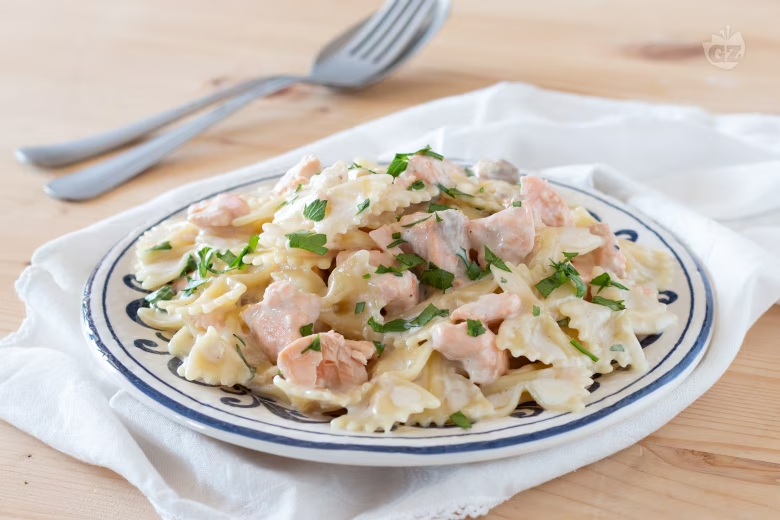 Farfalle al Salmone: Un Tripudio di Sapori del Mare sulla Tua Tavola